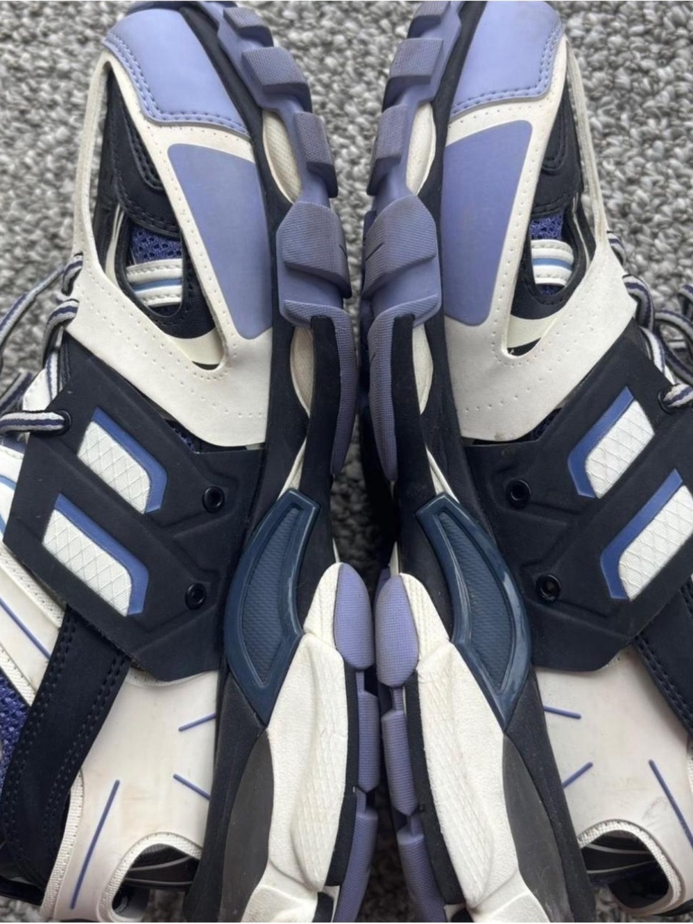 Balenciaga Black Interior Label Sneaker Detail - Picture 4 of 4